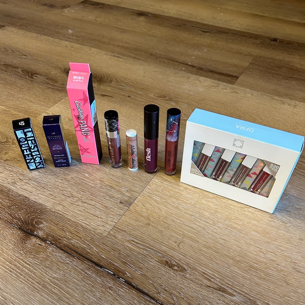 Lipstick and Lipgloss Bundle/Lot-Set of 8 NWT